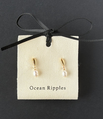 Ocean Ripples Single Pearl Earrings 2793