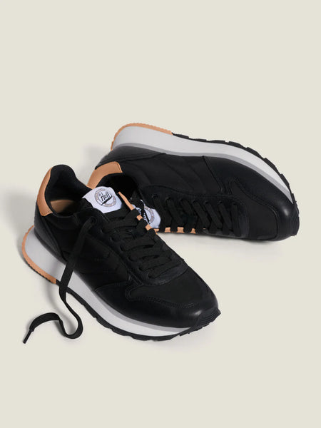 Hoff Track and Field Trainers in Cumae Black