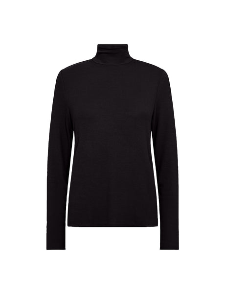 Levete Room Ika roll Neck in Black.
turtleneck, layering