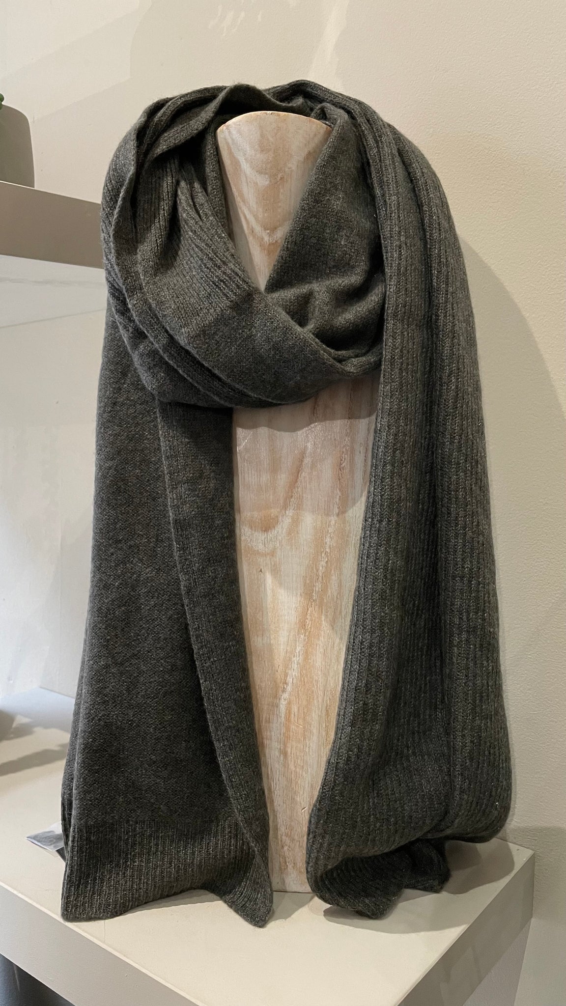 Seeberger Cashmere Scarf in Khaki 19145-0