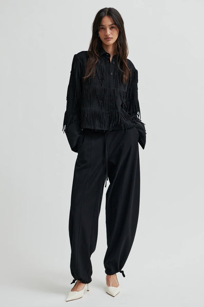 Second Female Dancing Cropped Shirt in Black