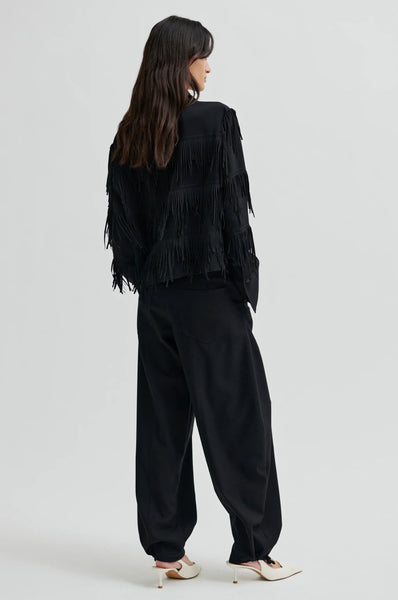 Second Female Dancing Cropped Shirt in Black