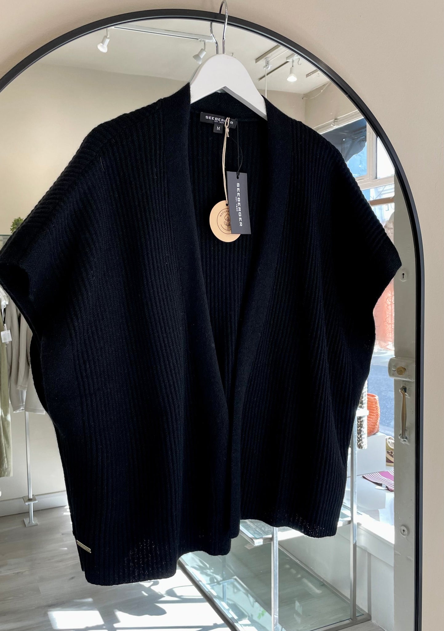 Seeberger Cashmere Short Sleeve Vest in Black 19592-0