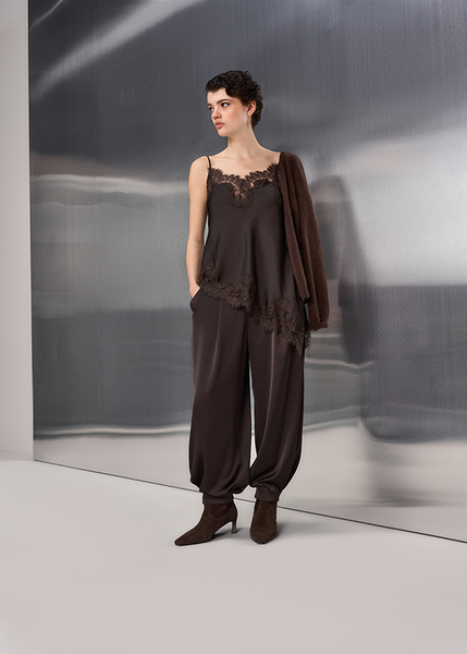 Riani Hose Barrel Fit Trousers in Ebony