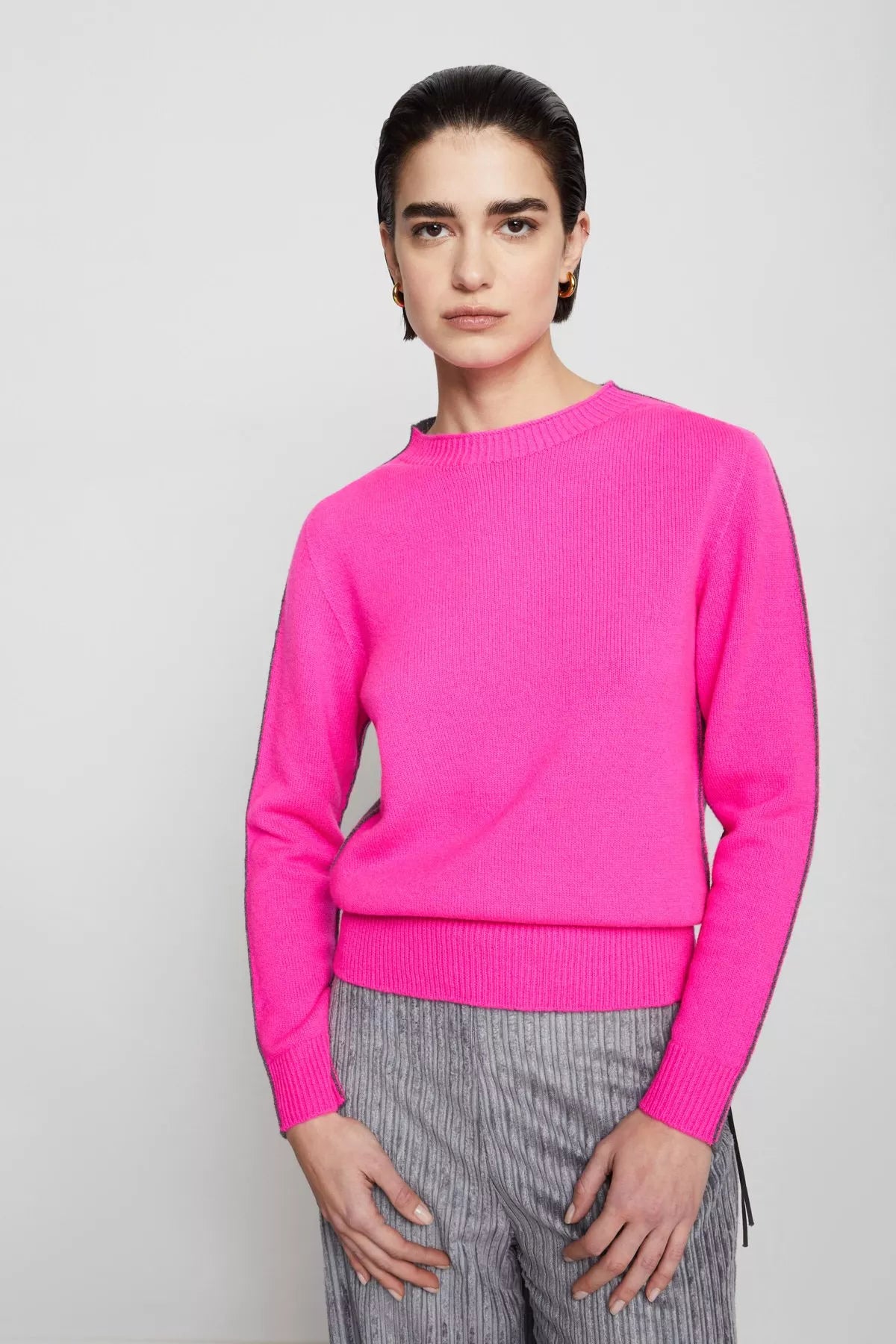 Ottod'Ame Shirt in Fuxia DK7966. Crafted in Italy from a luxurious blend of cashmere and wool Fuscia Pink