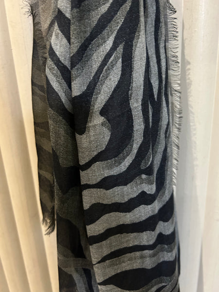Riani Scarf in Ash Patterned