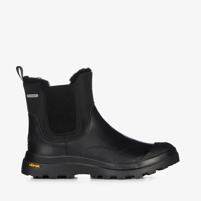 Emu Australia Woodroffe in Black W13095 Black rubber boot with fur lining on a white background