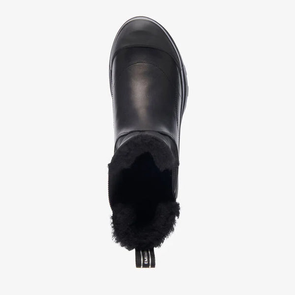 Emu Australia Woodroffe in Black W13095 Black winter boot with fur lining on a white background