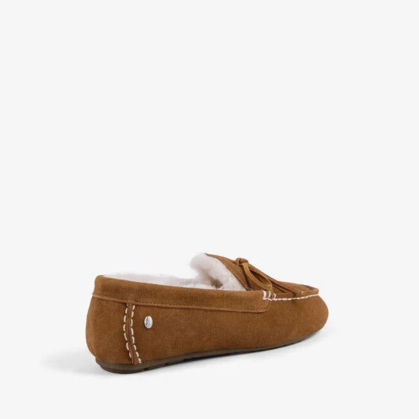 Emu Australia Sandrine in Chestnut W13211 Brown moccasin slipper with white fur lining on a white background