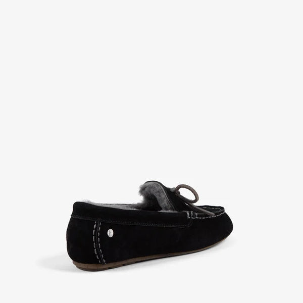 Emu Australia Sandrine in Black W13211 Black slipper with fur trim on a white background