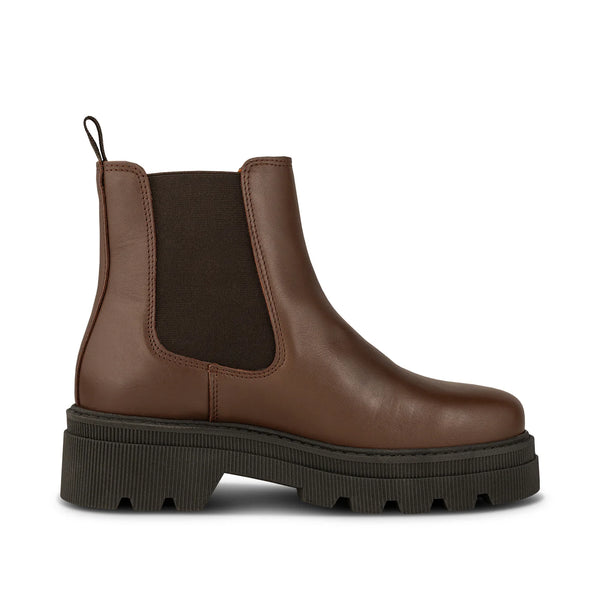 Shoe the Bear Sanna Chelsea Boots in Brown