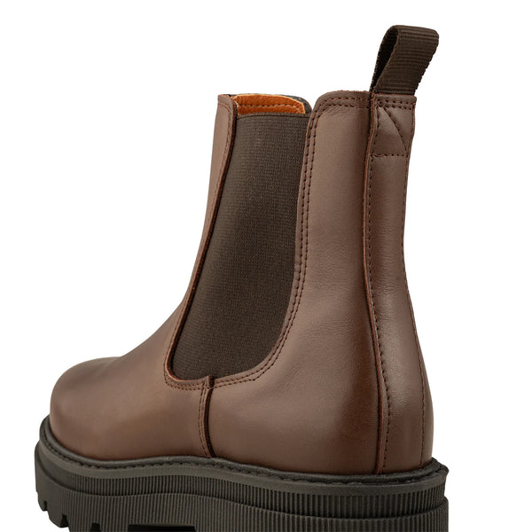 Shoe the Bear Sanna Chelsea Boots in Brown