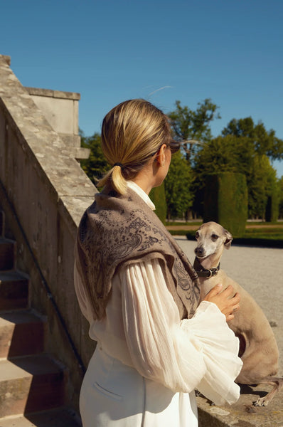 Lescarf Cashmere Paisley in Greige 65cm