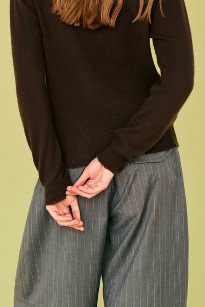 Jumper 1234 Distressed Crew in Dark Brown