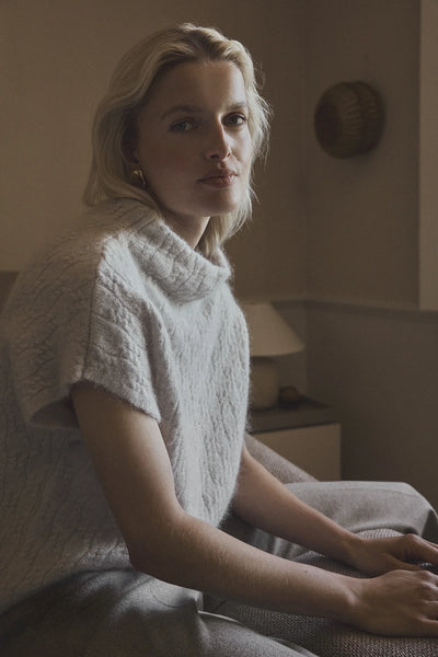 Gustav Coya Knit Cape in Pale Sand