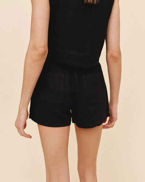Bella Dahl Double Pleat Shorts in Black