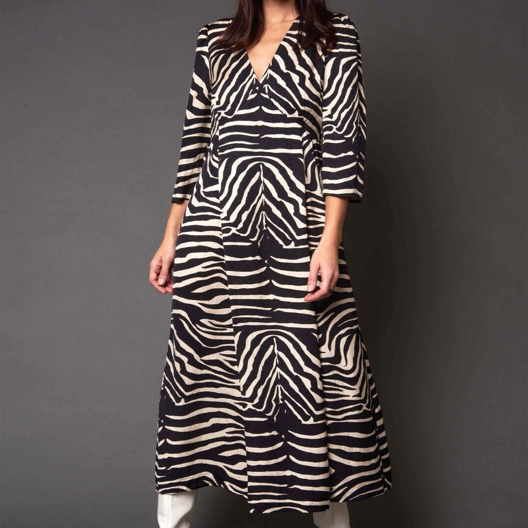 Idano Helmine Zebra Print Dress – Blue saffron walden