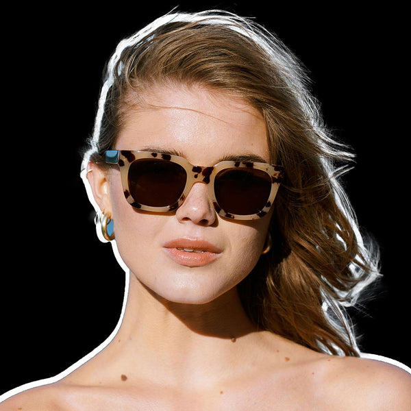 A.Kjaerbede Nancy Sunglasses in Hornet